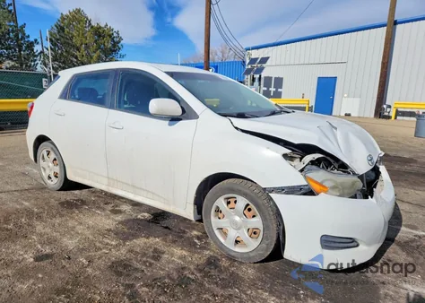2009 Toyota Corolla Matrix z USA, uszkodzony, nr VIN 2T1KU40E09C122036